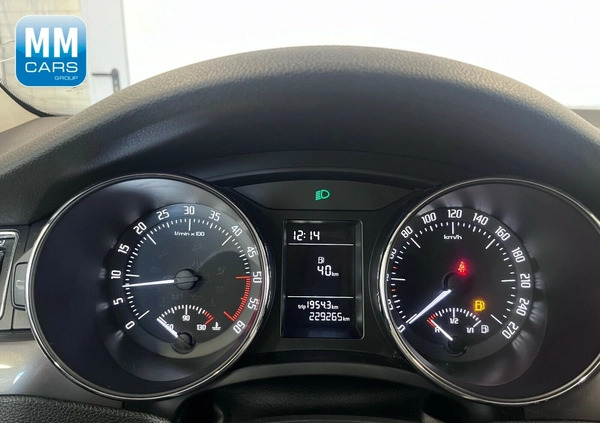 Skoda Superb cena 34900 przebieg: 229234, rok produkcji 2014 z Miłakowo małe 277